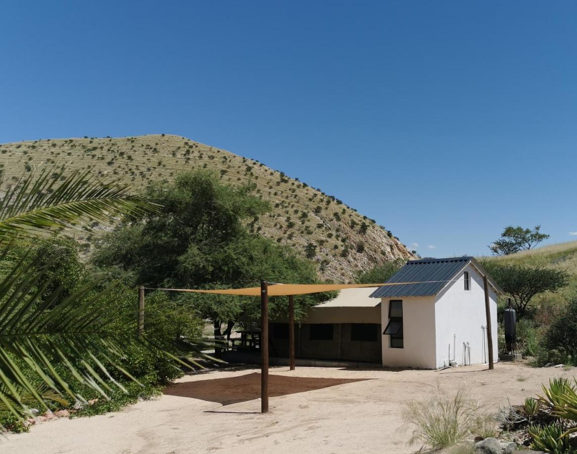 Achab Self Catering Tent Usakos ภายนอก รูปภาพ