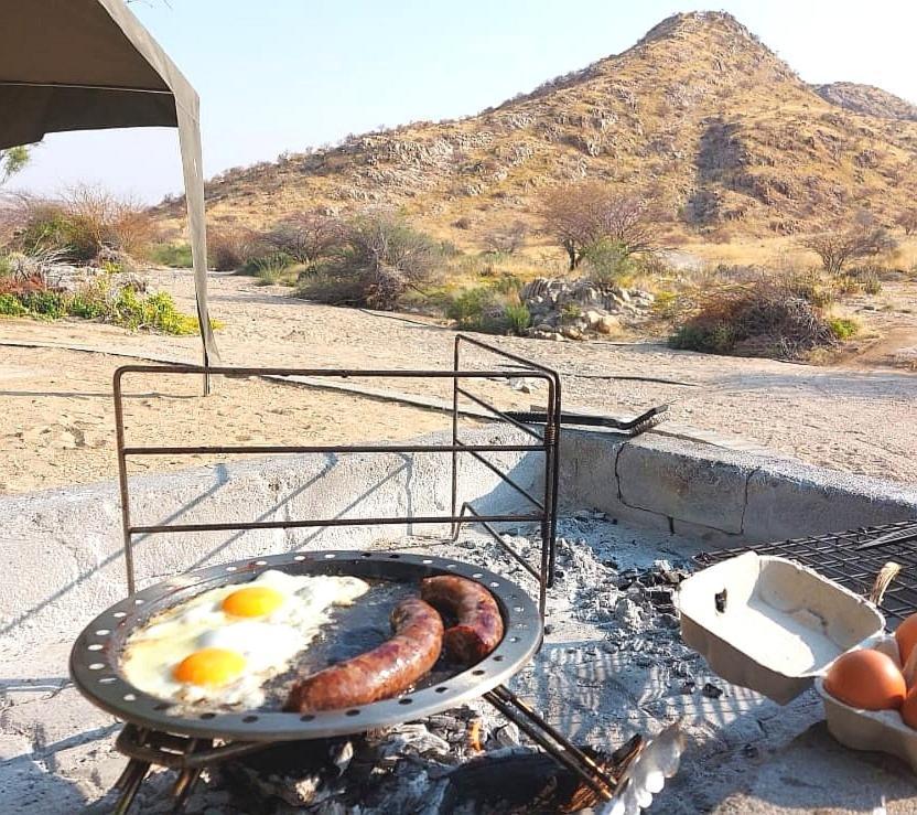 Achab Self Catering Tent Usakos ภายนอก รูปภาพ